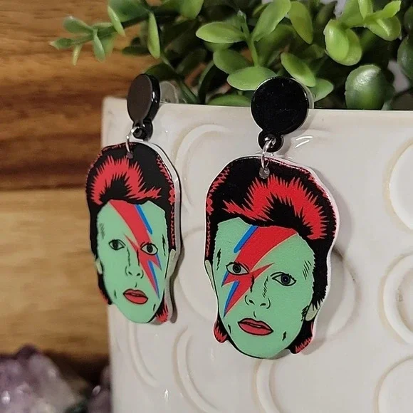 🔥LAST PAIR🔥 ZIGGY STARDUST Glow-in-the-Dark Bowie Earrings - Picture 5 of 7